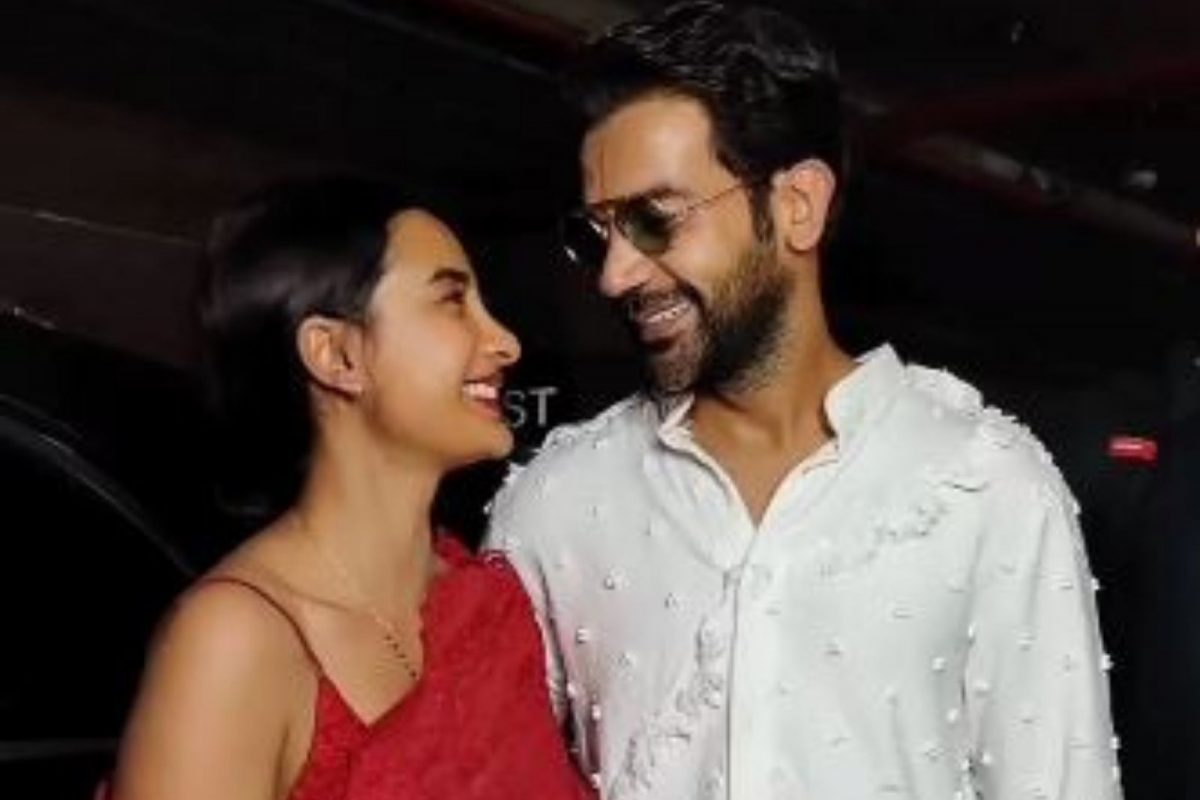 लग्नानंतर पहिल्यांदाच Rajkumar Rao पत्नी Patralekhaa सोबत झाला स्पॉट; नवं दाम्पत्याचा VIDEO होतोय VIRAL