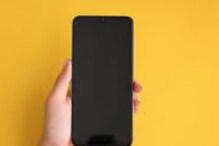 Mobile Charge करायला वेगवेगळे चार्जर वापरता? हा आहे धोका, अशी घ्या काळजी!