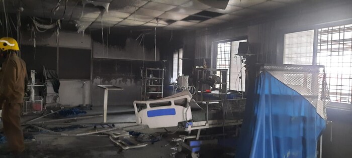 मिळालेल्या प्राथमिक माहितीनुसार, आयसीयू वॉर्डात ज्यावेळी ही आग लागली त्यावेळी एकूण 20 रुग्ण उपचार घेत होते. 