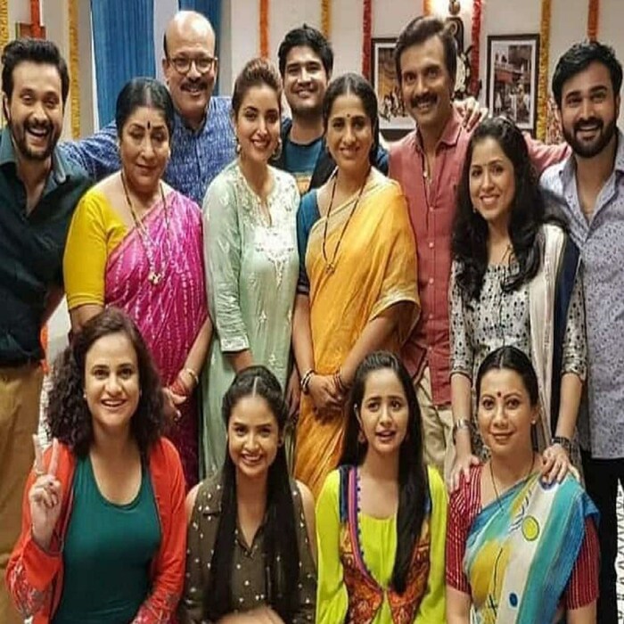  मालिकेत सतत येणाऱ्या नवनवीन ट्विस्टने प्रेक्षकांना खिळवून ठेवलं आहे. या मालिकेतील प्रत्येक व्यक्तिरेखा प्रसिद्ध झाली आहे. 