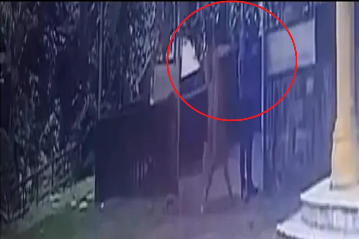 ब्रेकअप झाल्याच्या रागात Girlfriend ने केला अॅसिड हल्ला, Boyfriend चा एक डोळा निकामी