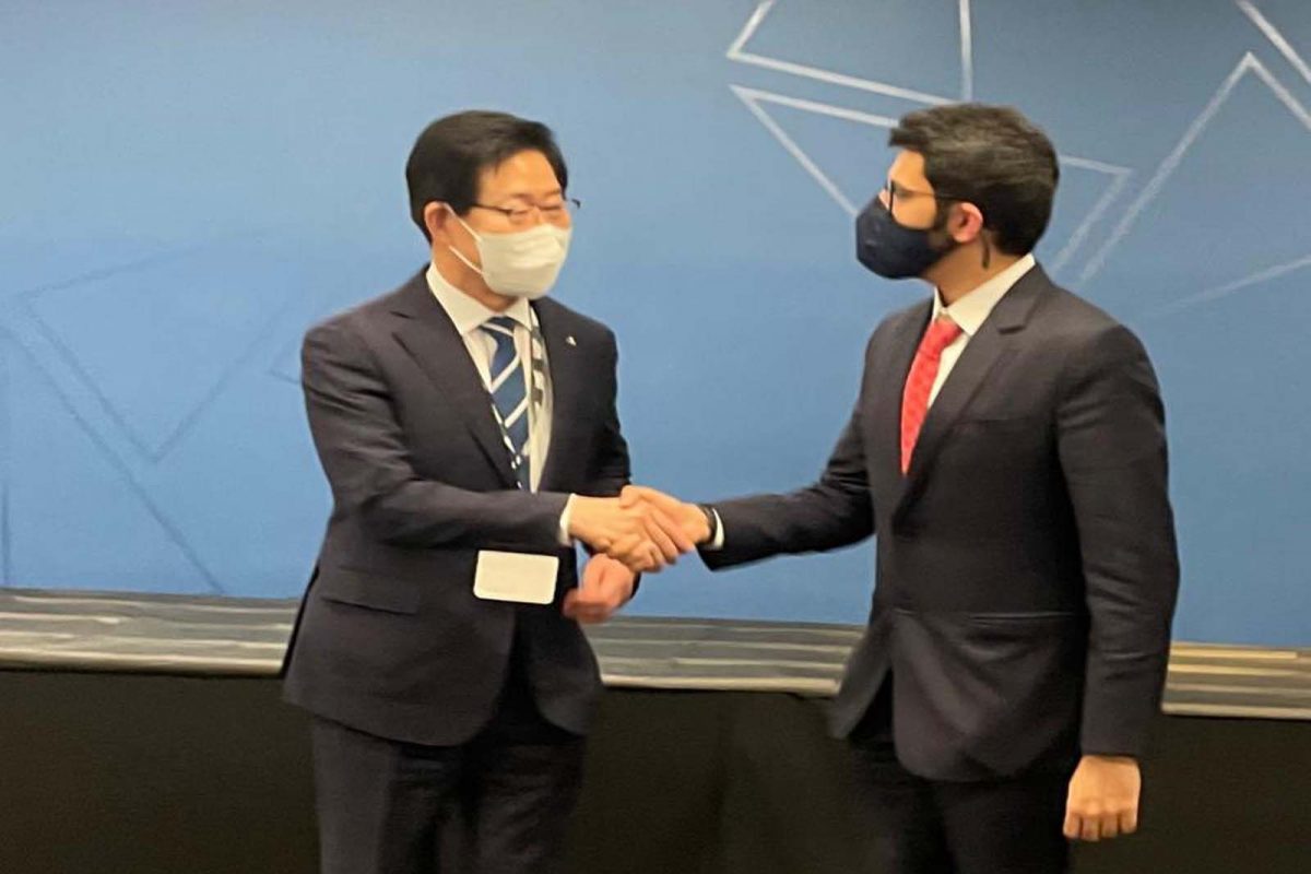 'हा पुरस्कार महाराष्ट्रातील जनतेला व देशाच्या पर्यावरण संवर्धन ध्येयास समर्पित करतो. हवामान बदलाचा सामना करण्यासाठी महाराष्ट्र पुढाकार घेत आहे'