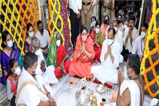 Kartiki Ekadashi 2021: कार्तिक एकादशीनिमित्त अजित पवारांच्या हस्ते सपत्नीक शासकीय महापूजा पार