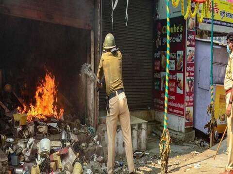  संचारबंदी व इंटरनेटबंदीमुळे अमरावती शहरातील व्यापाराला जवळपास 800 कोटींचा फटका बसला.