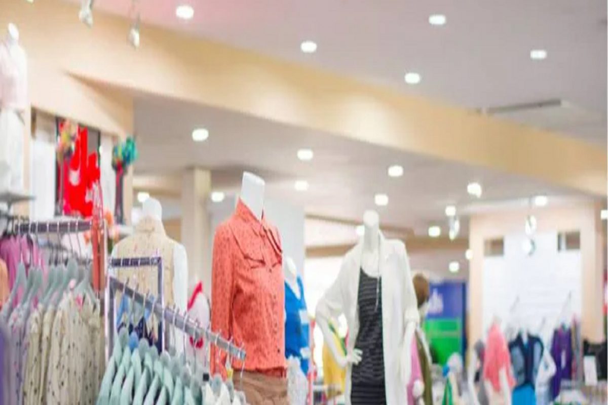 ऐन लग्नसराईतच वाढणार रेडिमेड कपड्यांचे दर, 5 टक्क्यांवरुन वाढून 12% होणार GST दर