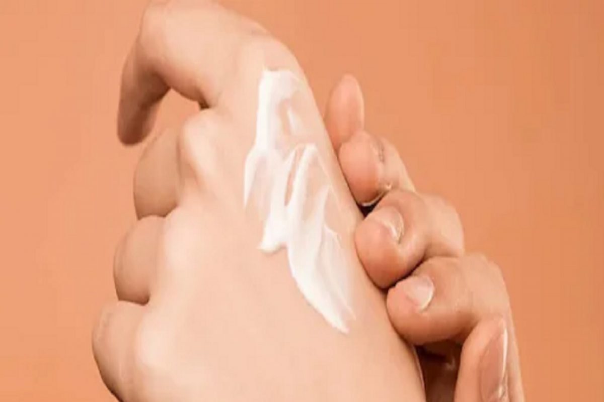 Home Remedies For Burns : हात भाजल्यावर घरच्या घरी करा हे सोपे उपाय; त्रास कमी होईल अन् फोडही येणार नाहीत