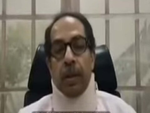 सध्या मुख्यमंत्री उद्धव ठाकरे यांच्यावर घरगुती उपचार सुरू आहेत. तब्येतीत सुधारणा देखील आहे. मात्र, पुन्हा एकदा मान आणि पाठदुखीचा त्रास होऊ नये