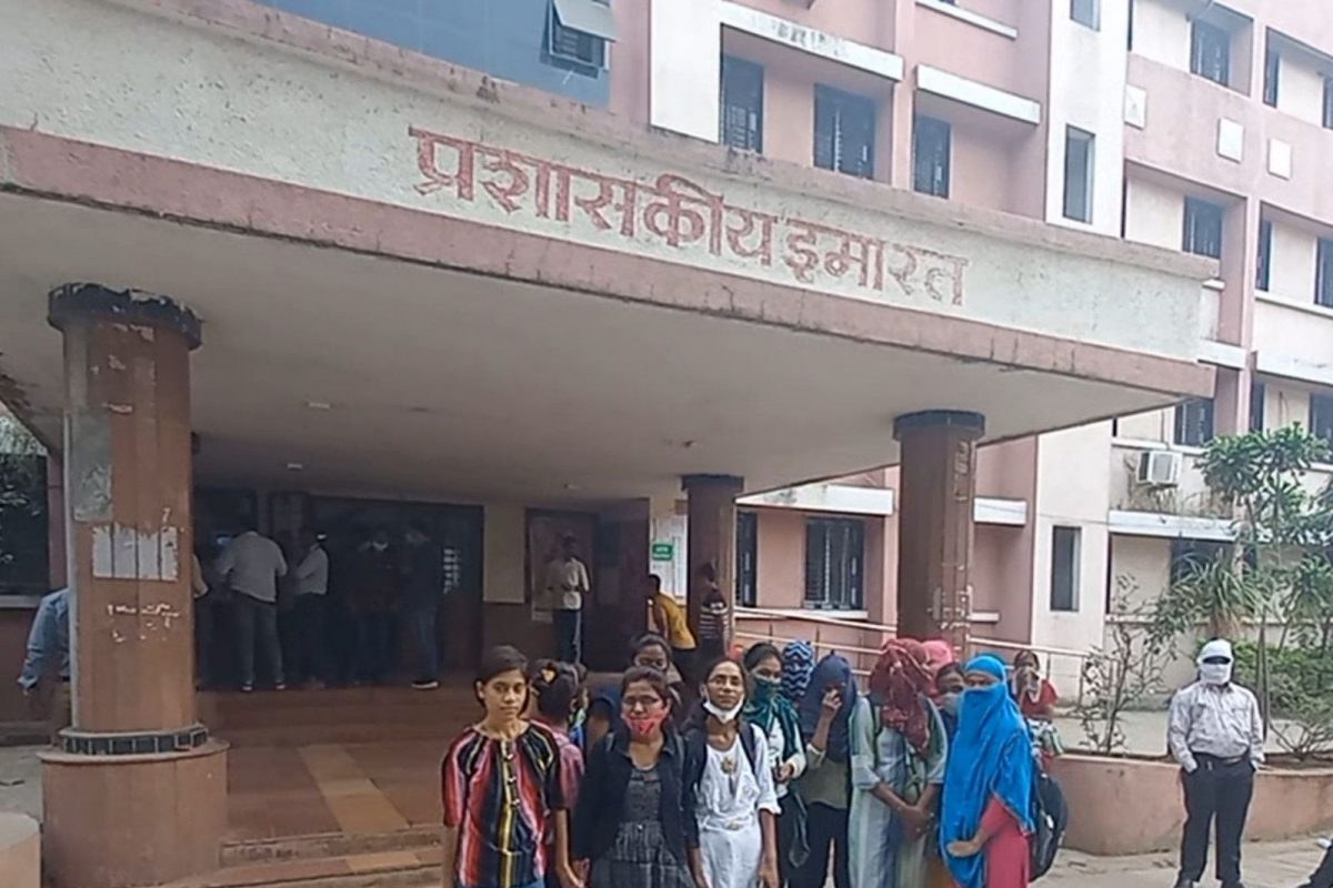 Akola News : वैद्यकीय महाविद्यालयात प्रवेशाच्या नावाखाली शेकडो विद्यार्थ्यांची फसवणूक