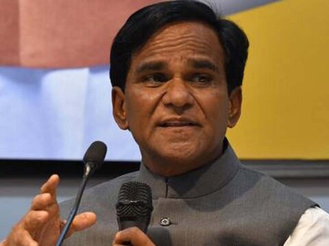 आज रावसाहेब दानवे यांच्या हस्ते जालना (Jalna News) नगर परिषदे अंतर्गत मंजूर झालेल्या वार्ड क्रमांक 1 आणि 7 मधील सिमेंट रस्त्यांच्या कामांचं उद्घाटन करण्यात आलं. यावेळी आयोजित कार्यक्रमात ते बोलत होते.