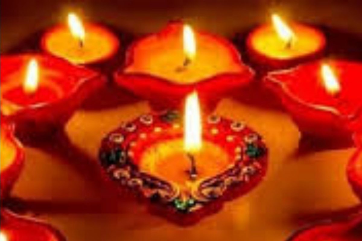 दिवाळीत लक्ष्मीला पूजलं, नंतर घरातच्या 'लक्ष्मी'चाच केला शेवट; पतीचं भयावह पाऊल