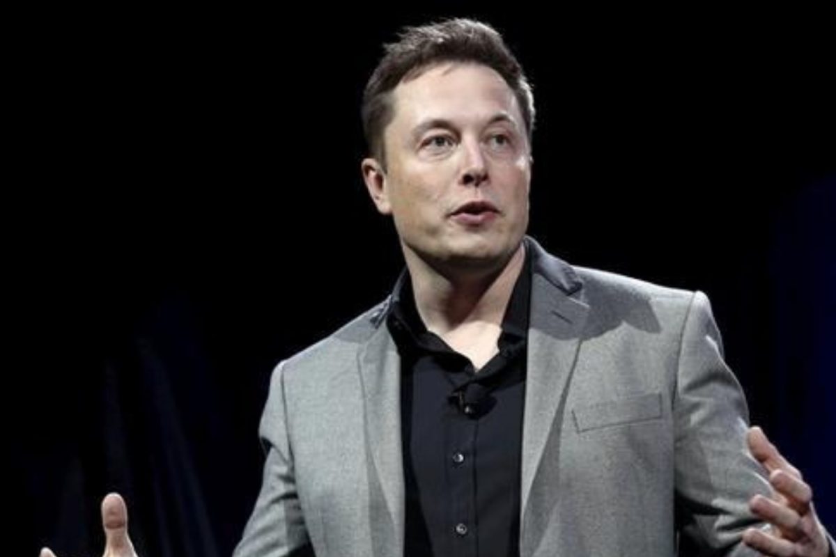 Elon Musk यांच्या संपत्तीत दोन दिवसात 50 अब्ज डॉलर्सची घट, Tesla चे शेअर घसरले