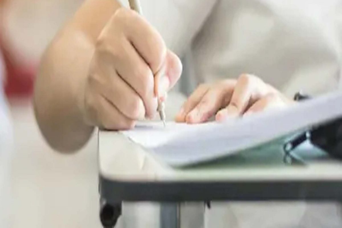 SSC, HSC Exam Toppers ना Helicopter Riding ची संधी; मुख्यमंत्र्यांकडून विद्यार्थ्यांना मोठं गिफ्ट