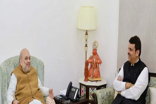 'राजकीय चर्चांना उधाण आले आहे. त्याची मला कल्पना नाही. मी आणि चंद्रकांत पाटील यांनी पक्षाच्या संघटनात्मक बैठकीसाठी इथं आलो होतो. 