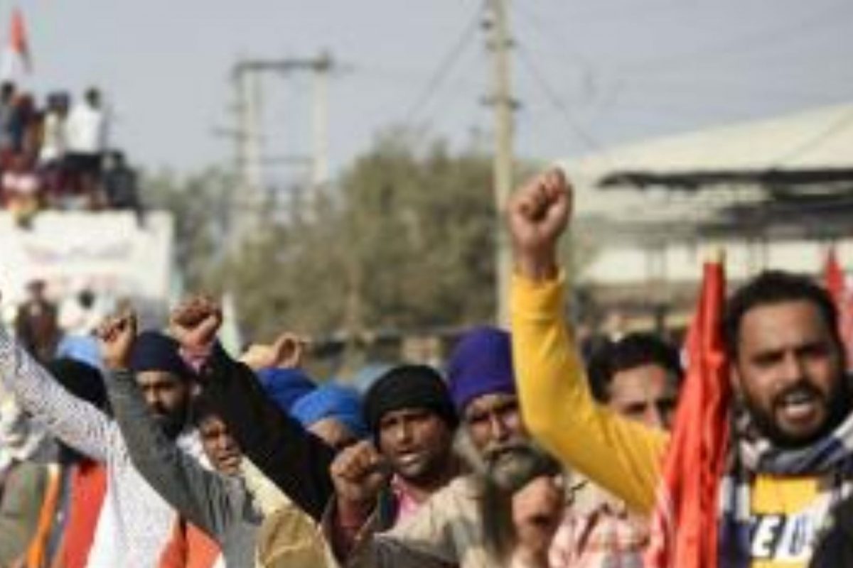 14 महिन्यांनंतर माघारी जाणार शेतकरी, 'किसान मोर्चा' आंदोलन स्थगितीची घोषणा