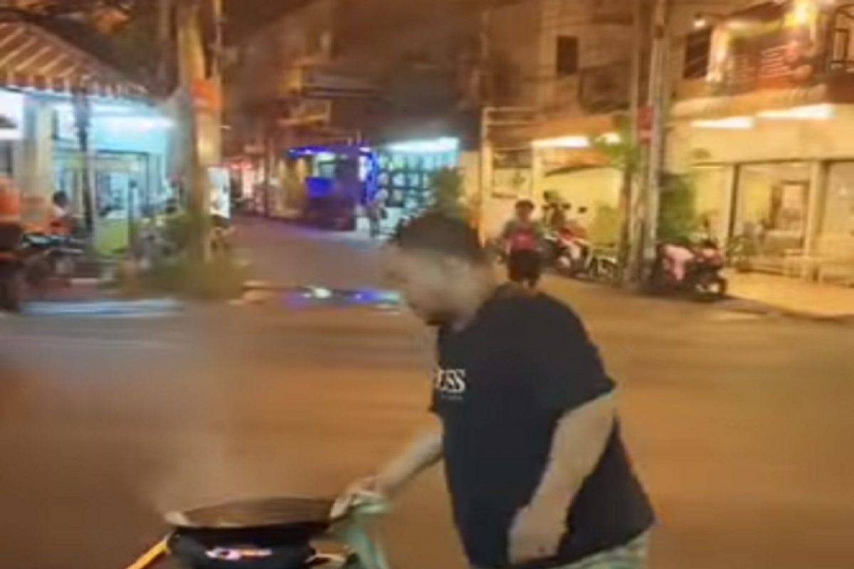 अरारारा खतरनाक Video! कधीच पाहिली नसेल इतकी वेगवान Food delivery