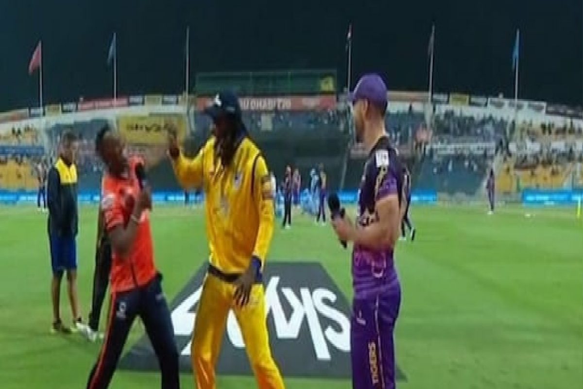 टॉस हरल्यानंतर ड्यू प्लेसिसनं दिला ख्रिस गेलला धक्का, पाहा VIDEO