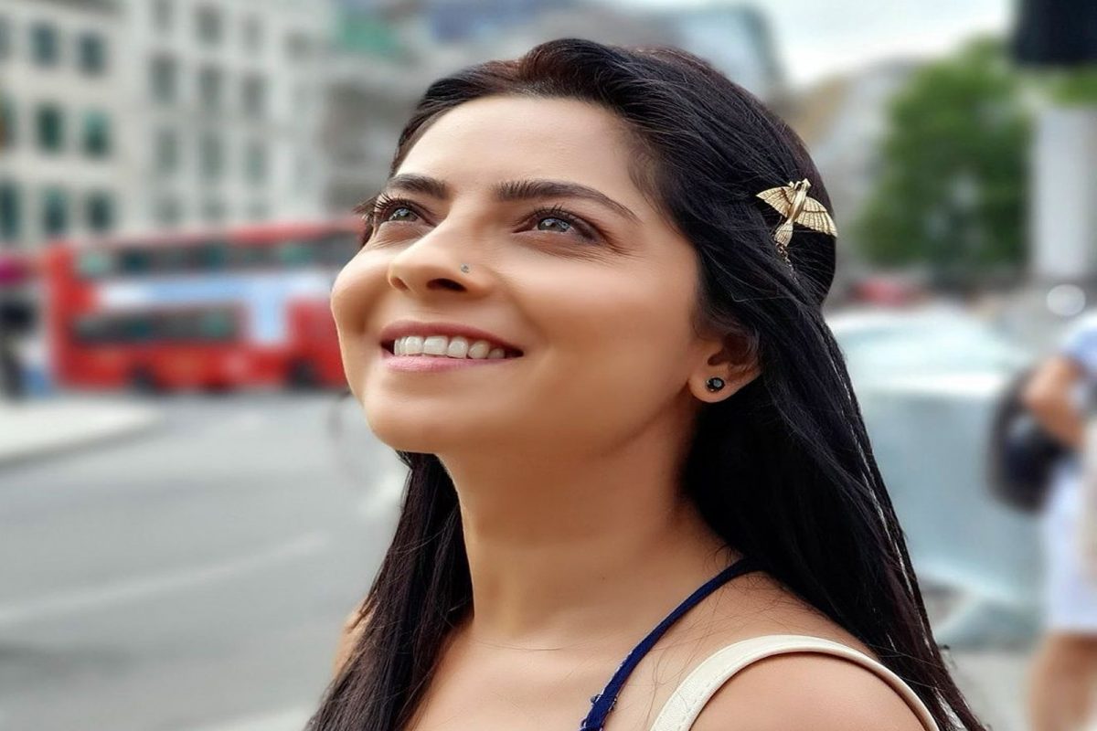 'वाईट गोष्टी संपून आयुष्यात पुन्हा आनंदाचे दिवस यावेत' ; सोनली कुलकर्णीची पोस्ट चर्चेत