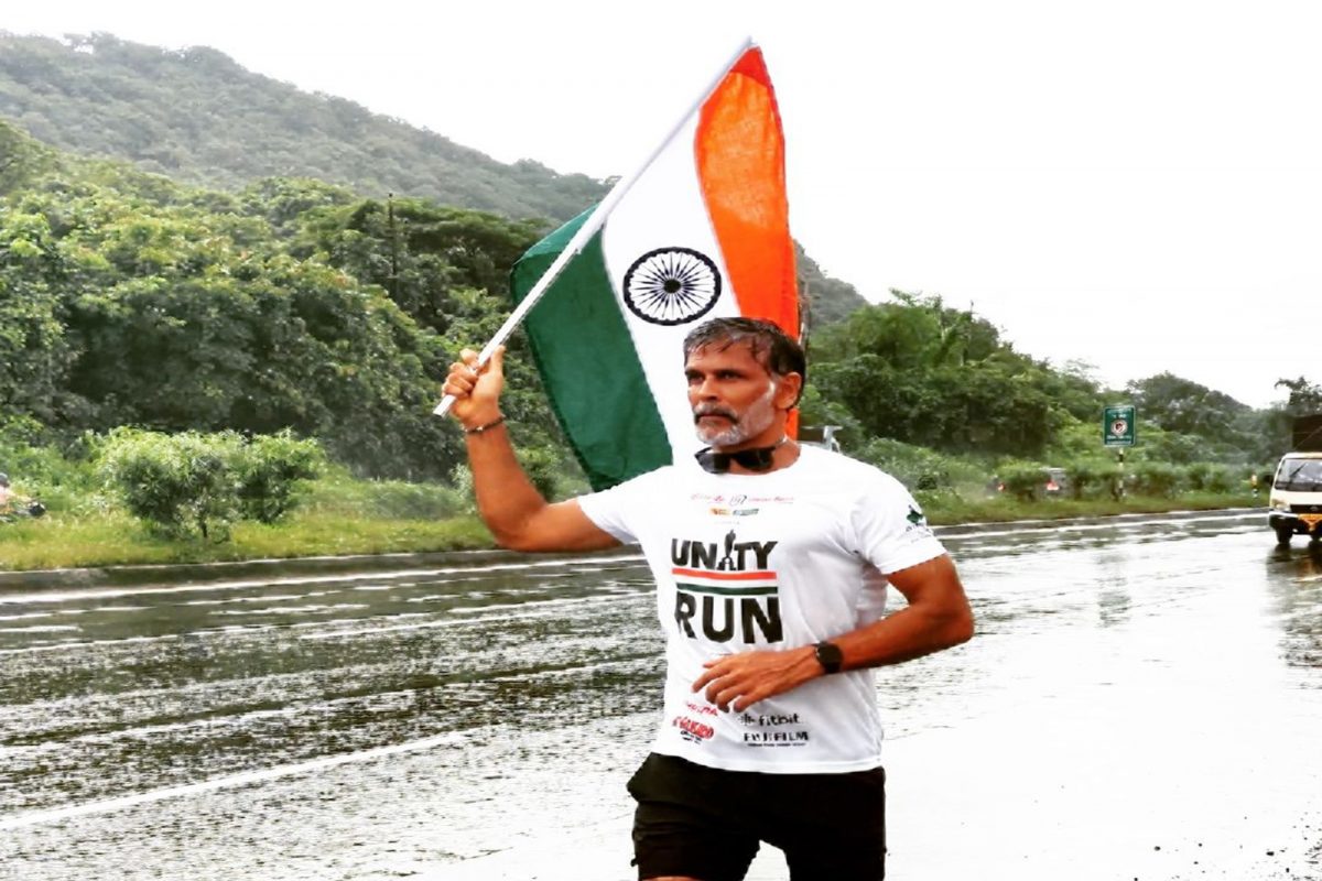 Milind Soman @56: तरूणांना लाजवेल असा फिटनेस, कमी वयात केली आहे आंतरराष्ट्रीय कामगिरी