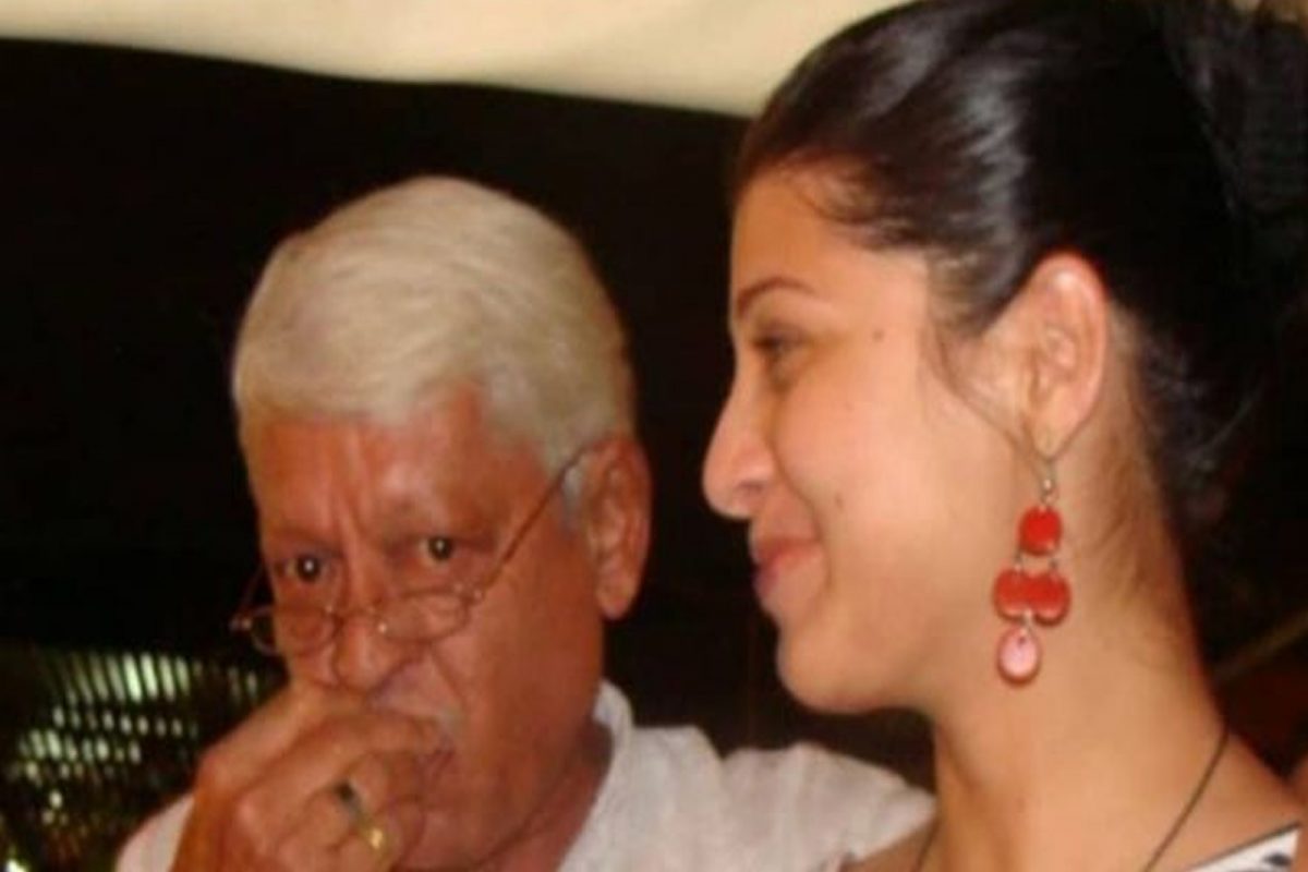 वडिलांच्या आठवणीत तेजस्विनीची भावनिक पोस्ट; दोन प्रिय वस्तूंची सांगितली खास आठवण