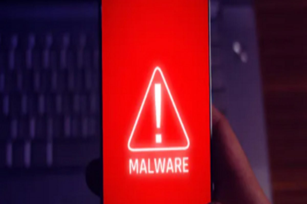 Alert! 3 लाख Android युजर्सने डाउनलोड केले धोकादायक Apps, पासवर्ड चोरीमुळे बँकेतील पैसे धोक्यात