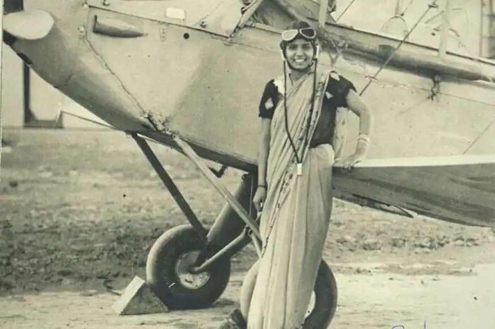 1970 : महिला अधिकाधिक नोकऱ्यांकडे वळत होत्या. पण स्टिरियोटाइप संपले नव्हते. त्यांचं हसणं आणि बोलणं जणू गुन्हाच होता. तिला स्वत:चे निर्णय घेण्याचे स्वातंत्र्य नव्हते, पण ती त्यासाठी धैर्य गोळा करू लागली होती.