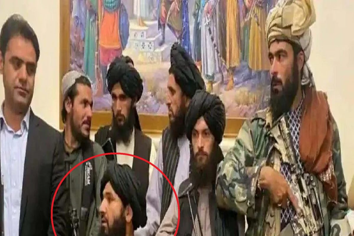 आत्मघाती हल्ल्यात मारला गेला Talibanचा कमांडर मुखलिस, घनींच्या खुर्चीवर बसलेला Photo झाला होता व्हायरल
