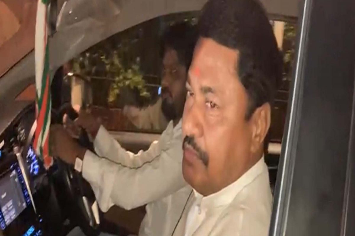 आज संध्याकाळी नाना पटोले यांनी राजभवनावर जाऊन राज्यपाल भगतसिंग कोश्यारी यांची भेट घेतली. त्