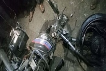 शेतीचे काम आवरून 4 जण दुचाकीवरून चालले होते घरी, कारच्या धडकेत सर्वांचा मृत्यू