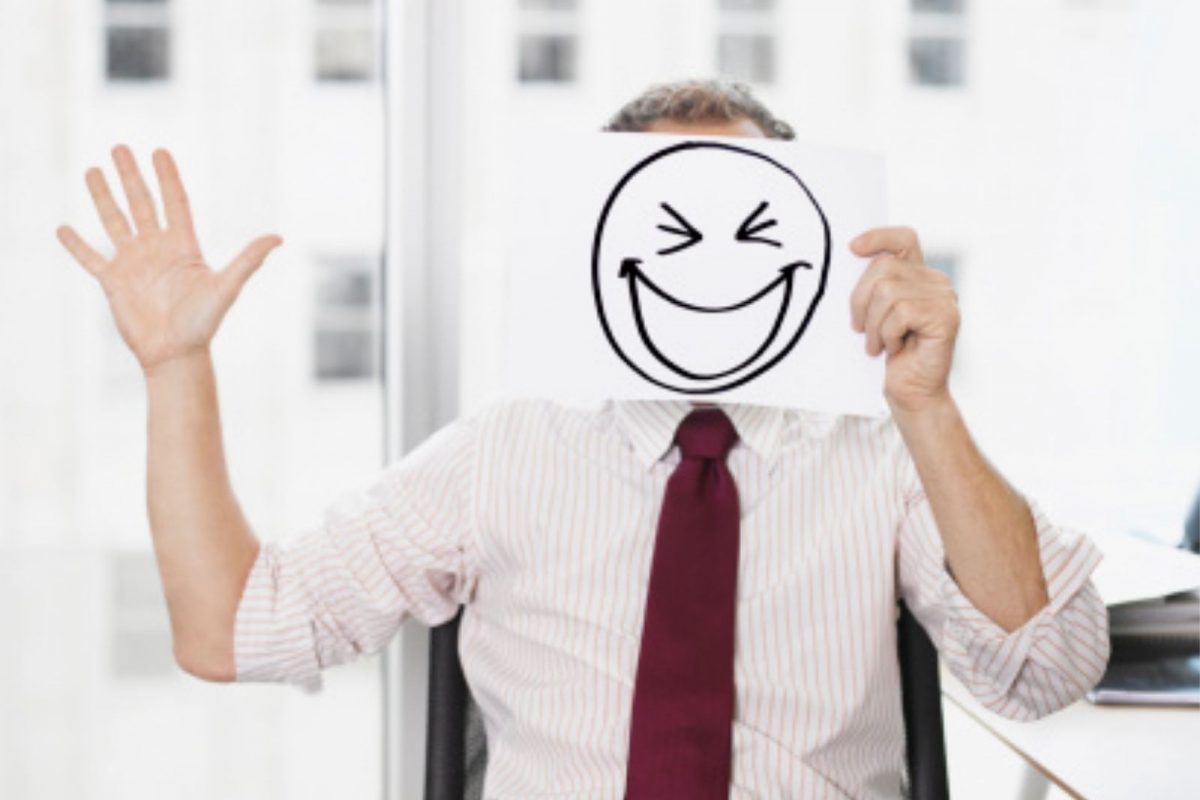 वाईट सवयी ज्या तुम्ही ऑफिसमध्ये टाळणं आवश्यक आहे.