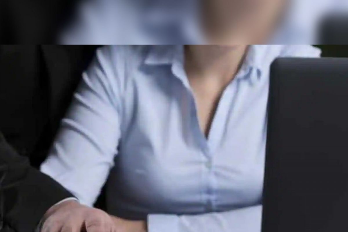 आरोग्य अधिकाऱ्याकडून सहकारी महिलेचा लैंगिक छळ; जबरदस्ती फिरायला घेऊन गेला अन्...