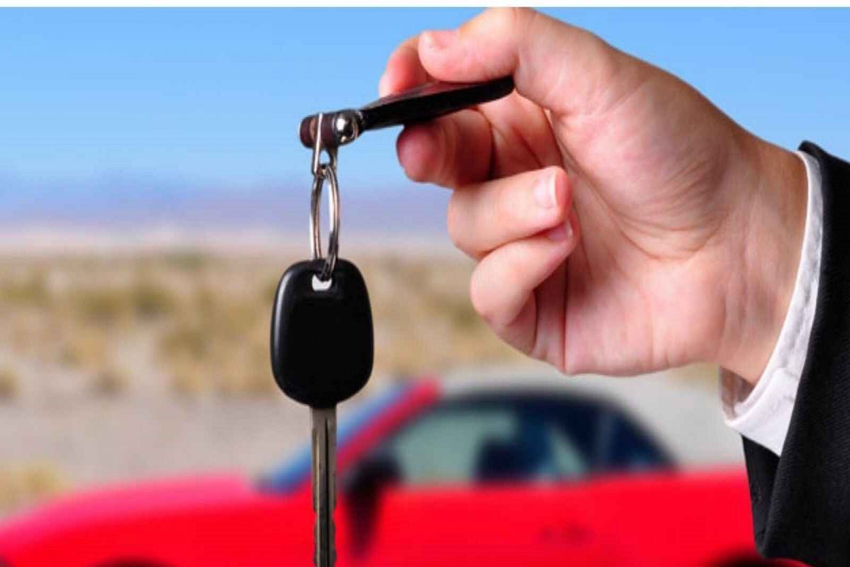 Diwali मध्ये मिळवा बंपर ऑफर! याठिकाणी कारवर मिळेल 1 लाखांपर्यंतचे डिस्काउंट, 2 वर्षांसाठी सर्व्हिसिंग फ्री