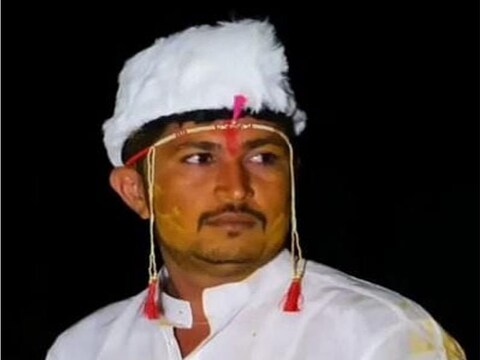 Suicide in Beed: दोन दिवसांपूर्वी थाटात लग्न केलेल्या एका तरुणानं सत्यनारायणाची पूजा संपताच शेतात जाऊन आत्महत्या केल्याची धक्कादायक घटना समोर आली आहे.