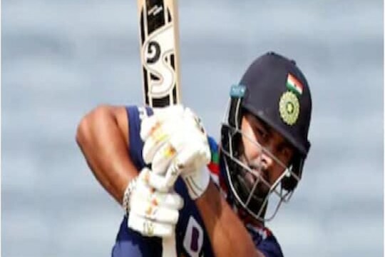 IND vs NZ: मॅच दरम्यान काय लपवत होता ऋषभ पंत? अखेर सत्य आलं समोर