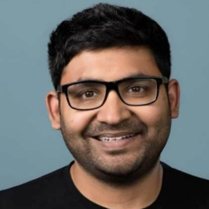 ट्विटरचे सह-संस्थापक जॅक डॉर्सी यांनी CEO पदाचा राजीनामा दिल्यानंतर भारतीय पराग अग्रवाल यांची CEO पदी नियुक्ती झाली. IIT Bombay आणि स्टॅनफोर्ड यूनिव्हर्सिटीतून शिक्षण घेतलेले पराग अग्रवाल 2011 पासून ट्विटरमध्ये काम करत आहेत. 
