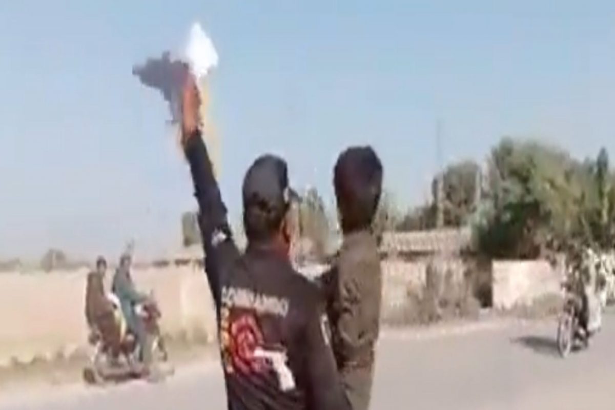 VIDEO : 'माझ्या मुलाला 50 हजारात विकत घ्या', हतबल पोलिसावर पोटच्या लेकाला विकण्याची वेळ