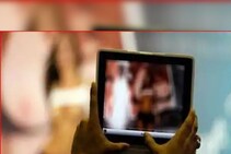 पत्नीचा अश्लील VIDEO बनवून पतीला अडकवलं जाळ्यात; तरुणासोबत घडला विचित्र प्रकार