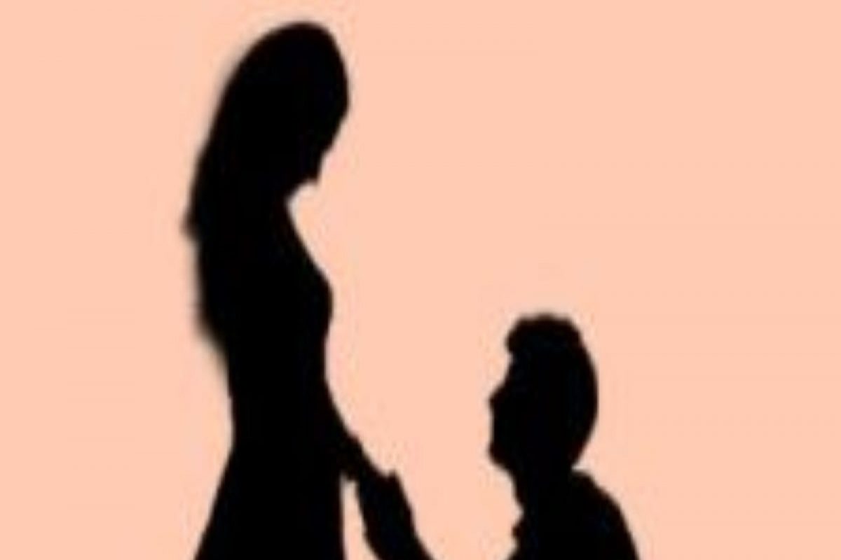 काय म्हणावं याला! तरुणीला हटके Propose करण्याच्या नादात तरुणाने Private part ची लावली वाट