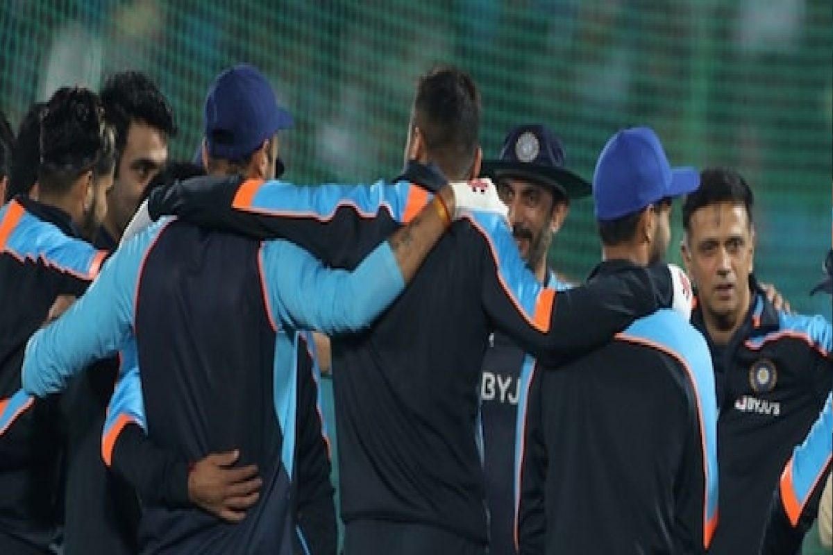 IND vs NZ : टीम इंडियाचा सगळ्यात मोठा विजय, पण काही मिनिटांमध्येच द्रविडने खेळाडूंना आणलं जमिनीवर!