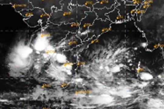 वेस्टर्न डिस्टर्बन्स काय आहे? देशातील मुसळधार पाऊस आणि थंडीमागे हे आहे कारण?