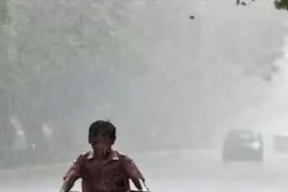 ऐन थंडीच्या दिवसात पावसाचं संकट, IMD कडून 'या' जिल्ह्यांमध्ये यलो अलर्ट जारी