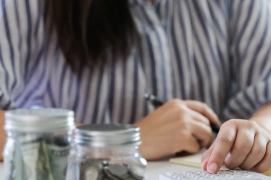 Recurring Deposit चे फायदे आणि तोटे; RD करण्यापूर्वी तुम्हाला हे माहिती असायला हवं