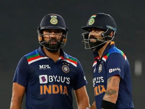  टी-20 वर्ल्ड कपमध्ये (T20 World Cup) टीम इंडियाची (Team India) कामगिरी निराशाजनक झाली आहे. पाकिस्तान आणि न्यूझीलंडविरुद्ध पराभव झाल्यामुळे भारताचं सेमी फायनलला पोहोचण्याचं स्वप्न धूसर झालं आहे.