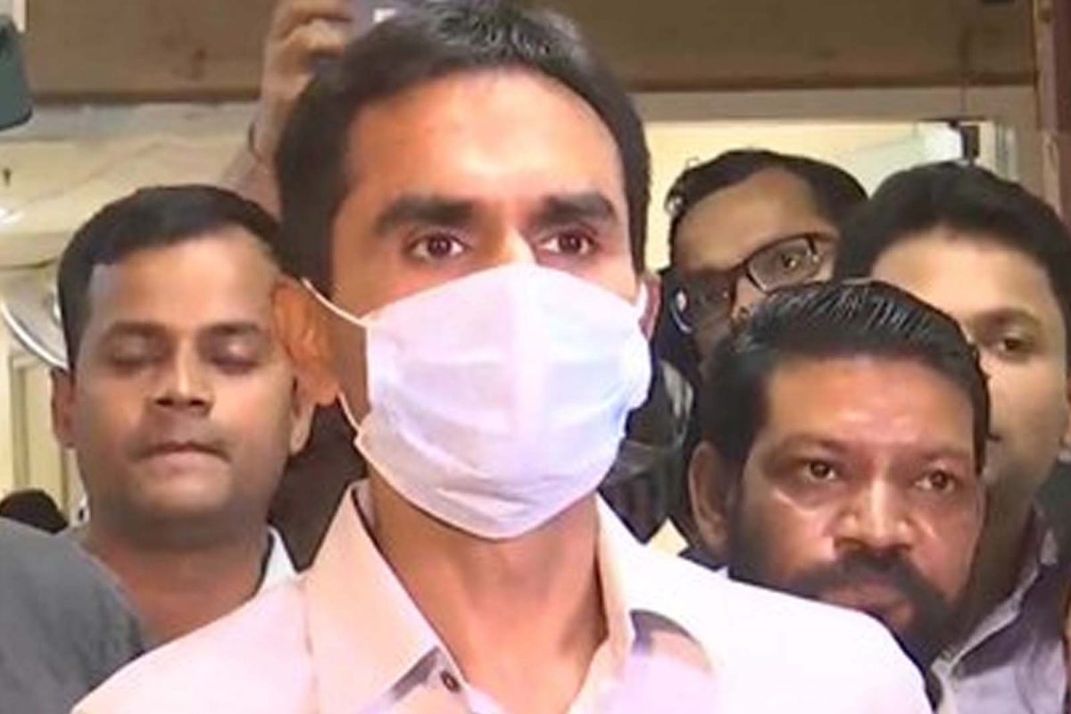 माझी बदली झालेली नाहीये, मी अद्याप झोनल डायरेक्टर पदावर कायम आहे. फक्त ही 6 प्रकरण दिल्लीच्या टीमकडे दिली आहे, असा खुलासा समीर वानखेडेंनी केला आहे.