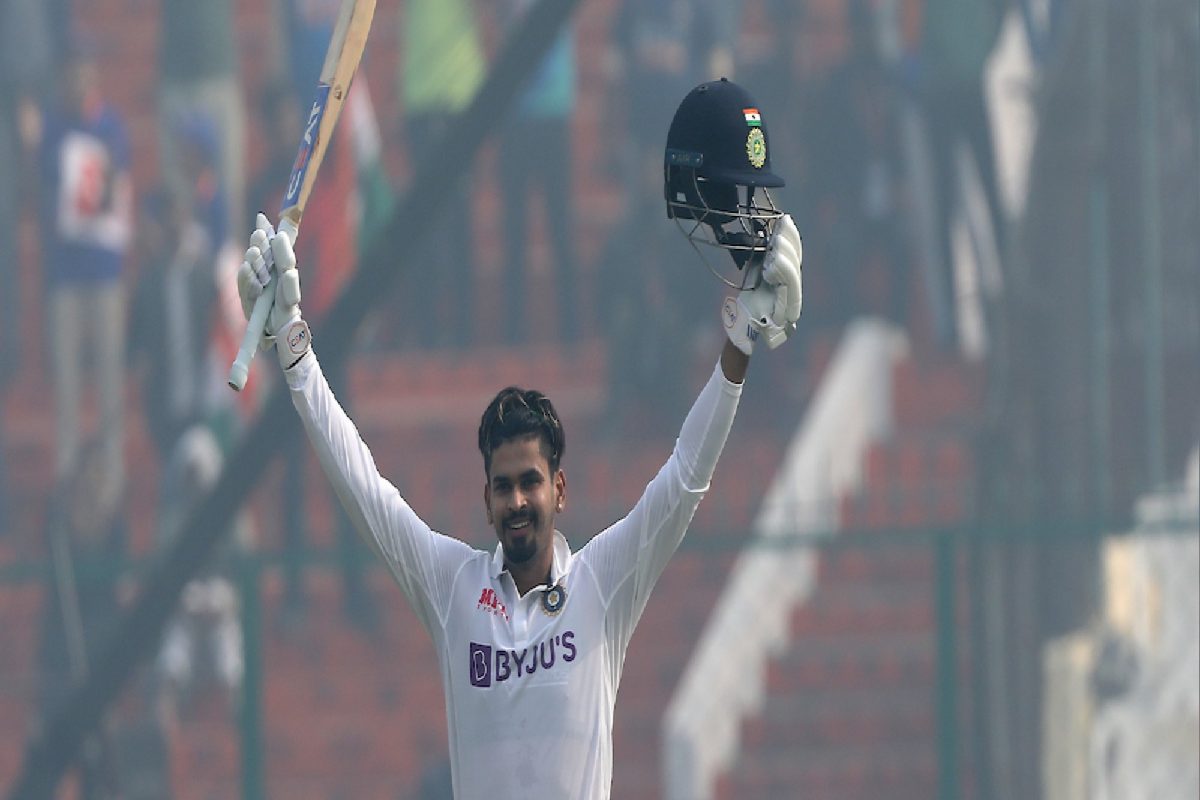 श्रेयस अय्यरच्या शतकामुळे टीम मॅनेजमेंटची अडचण वाढली आहे. (फोटो - @BCCI)