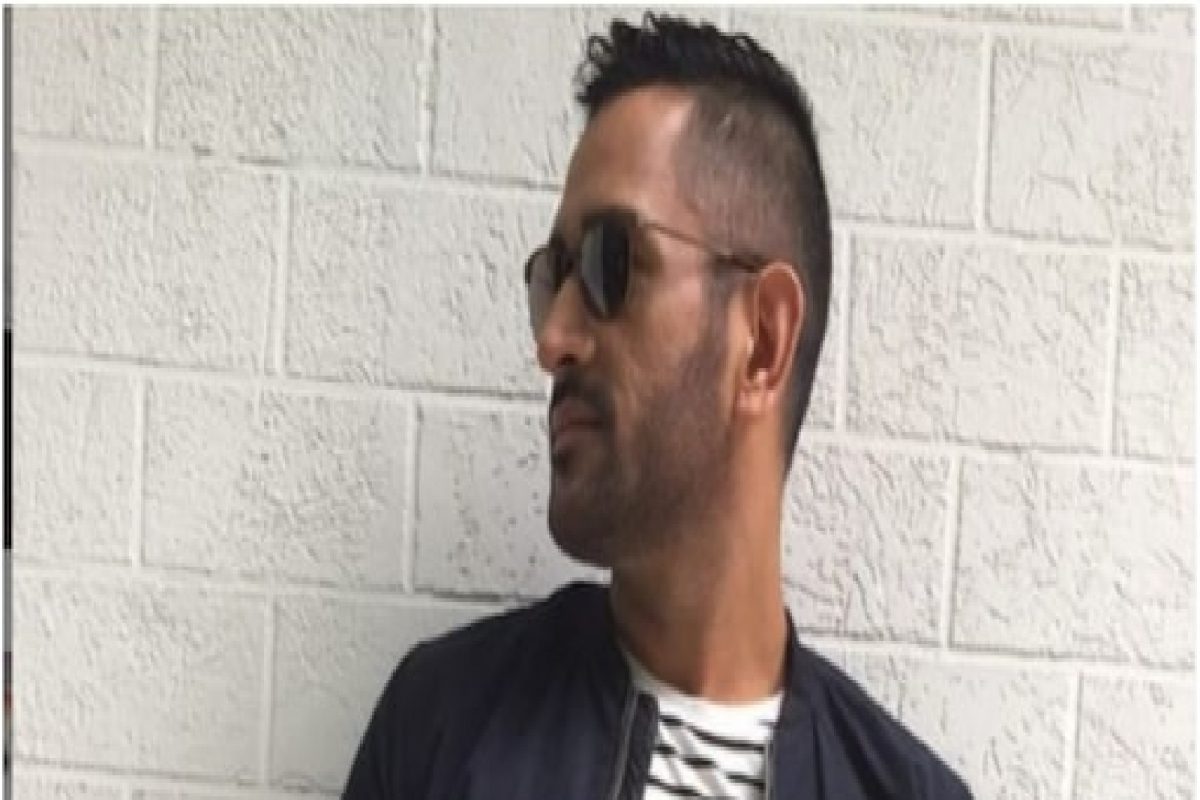 सूर्यवंशी सिनेमात दिसणार महेंद्रसिंह धोनी? खास Photo मुळे वाढली उत्सुकता