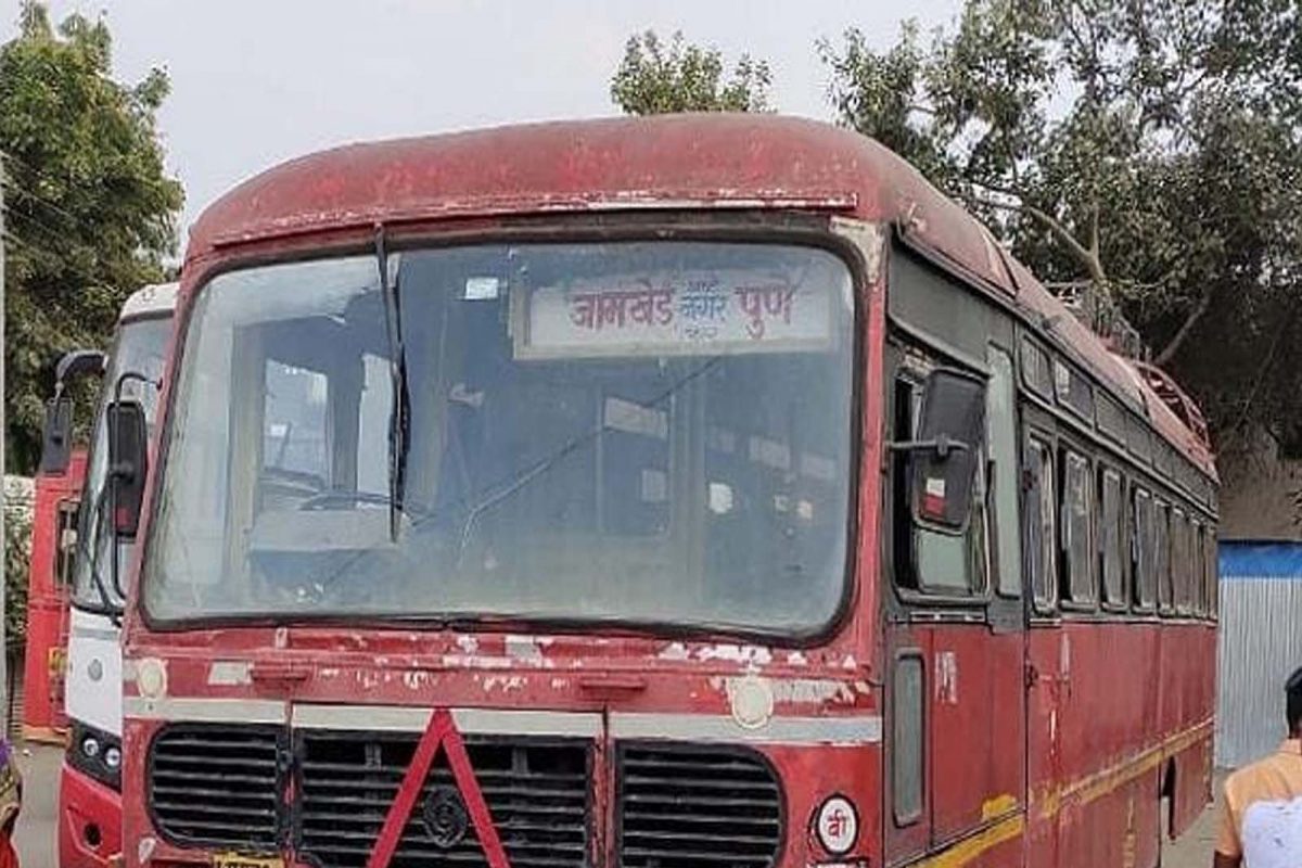 'कर्मचारी आम्हाला सांगत आहे की डेपो सुरू करा, आम्ही त्यासाठी प्रयत्न करतोय. आमची विनंती आहे की सर्वांनी यावे'