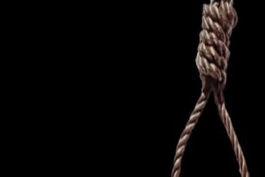 Shocking! वडिलांनी मुलीला प्रेमाने सांगितलं शाळेत नको जाऊस, तिने असं काही केलं की...