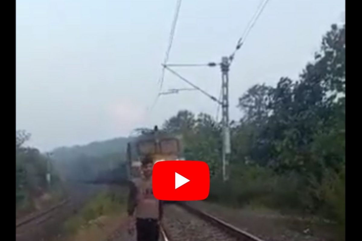 सोशल मीडियावर शेअर करण्यासाठी भरधाव रेल्वेसमोर केलं शूट; मृत्यूचा महाभयंकर VIDEO