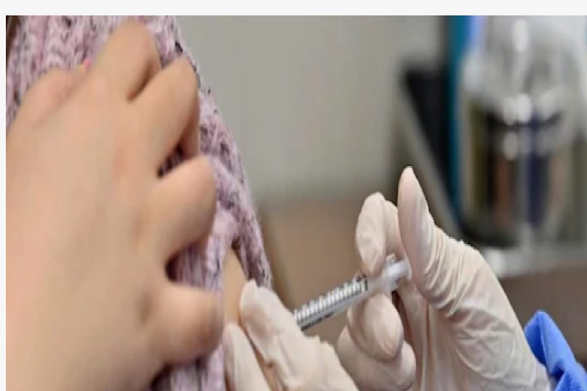 Corona ची लस घेताच गेली नोकरी, कारण वाचून बसेल जबर धक्का