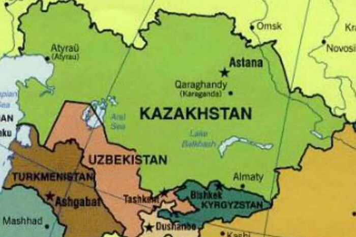 मध्य आशियातील किरगिझस्तान (kyrgyzstan) हा देश आपल्या विचित्र आणि अत्यंत क्रूर प्रथेमुळे चर्चेत आहे. येथे मुलींचे अपहरण करून त्यांच्यावर बलात्कार केला जातो आणि नंतर जबरदस्तीने लग्नही केलं जाते. या लग्नानंतर मुली सेक्स स्लेव्ह आणि घर, शेतीत मजूर राबवल्या जातात. विचित्र गोष्ट म्हणजे मुलीच्या कुटुंबीयांना इच्छा असूनही पुन्हा अशा मुलीला स्वीकारले जात नाही.